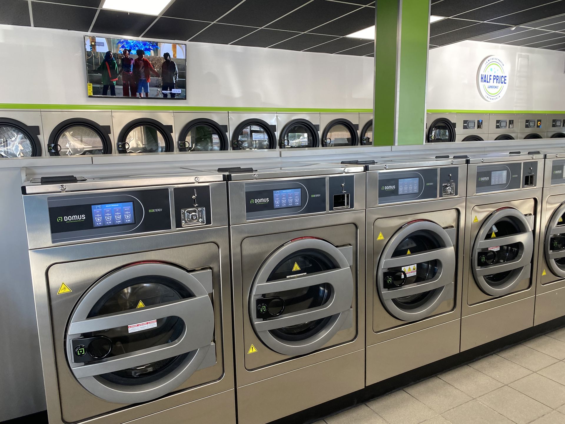 How much to wash clothes at a shop laundromat